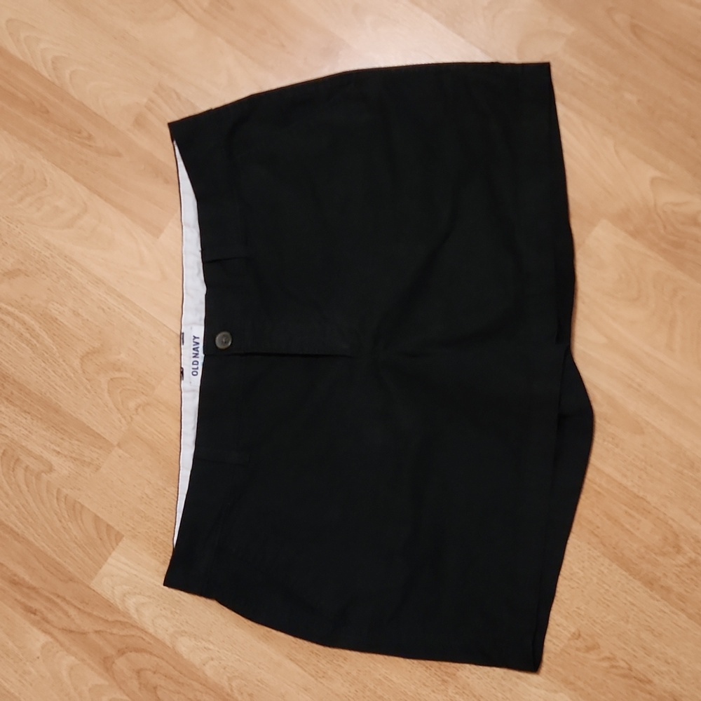 Womens Size 12 black shorts Old Navy